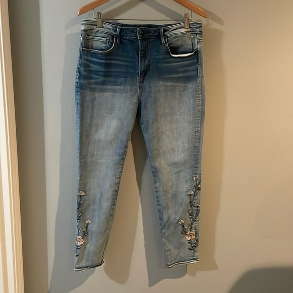 DRIFTWOOD Denim - Driftwood Jackie High Rise Embroidered Jeans size 32